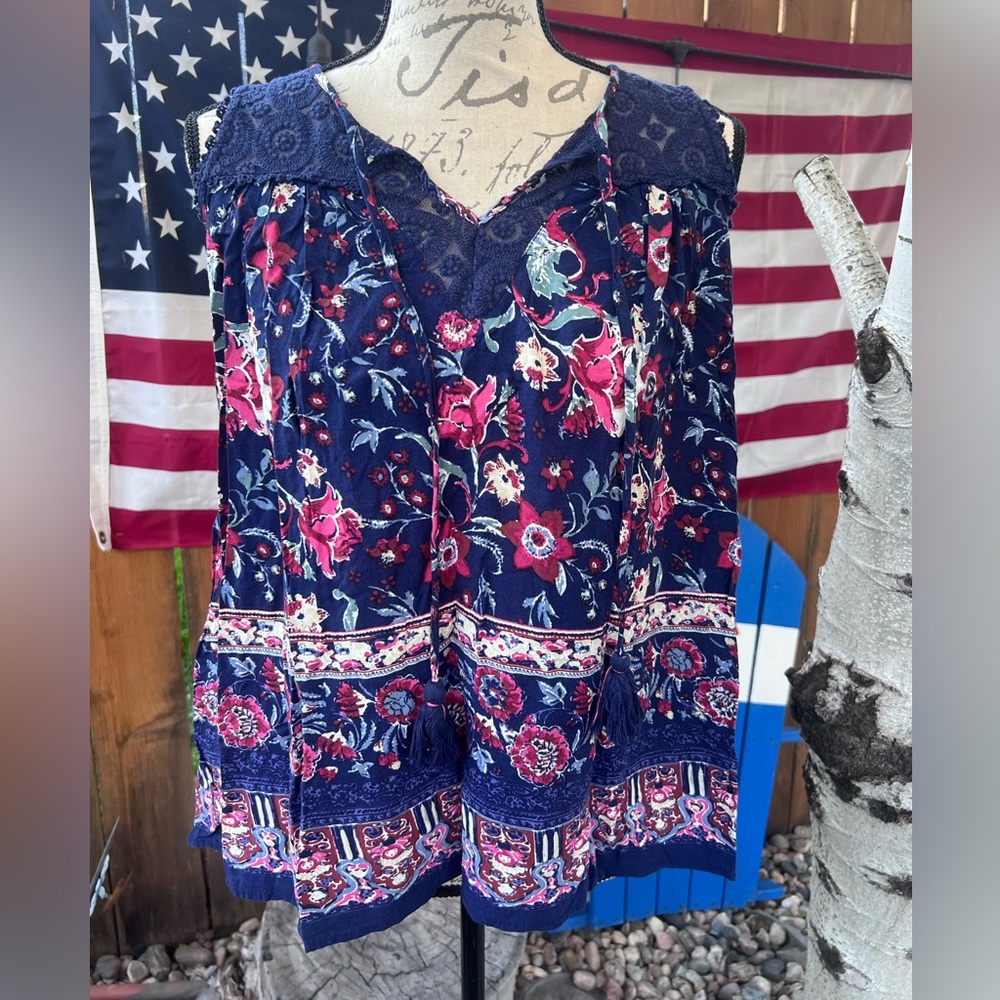 Knox Rose Navy and Burgundy Floral Blouse